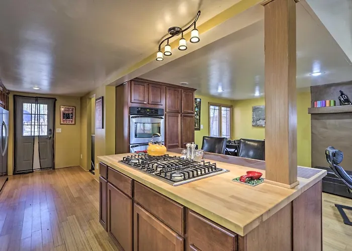 Hike & Relax Fireside: Dog-friendly Gem In Payson! *