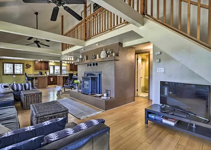 Hike & Relax Fireside: Dog-friendly Gem In Payson! Holiday home Payson