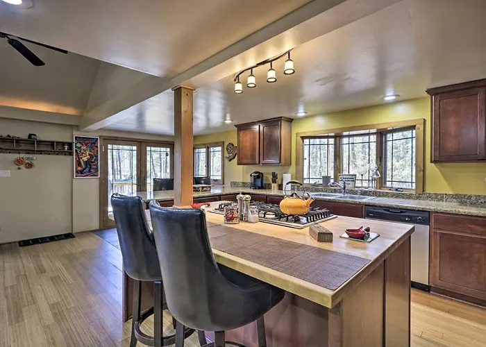 Hike & Relax Fireside: Dog-friendly Gem In Payson! Holiday home Payson
