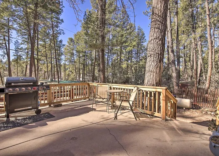 Holiday home Hike & Relax Fireside: Dog-friendly Gem In Payson!