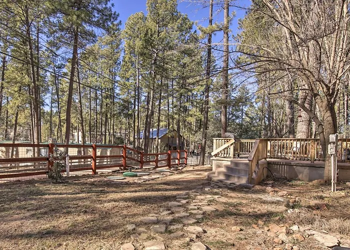 Holiday home Hike & Relax Fireside: Dog-friendly Gem In Payson!
